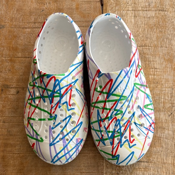 Native Kids Crayola Shoes size C9 - Picture 1 of 7